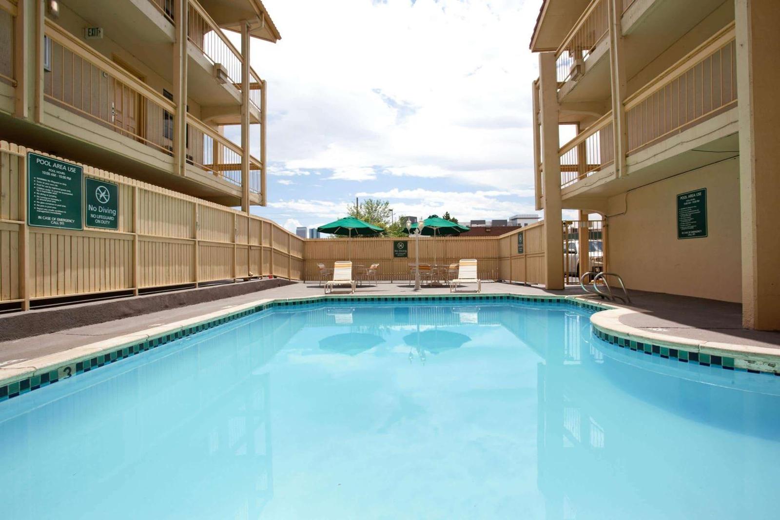 La Quinta Inn by Wyndham Denver Central Main image 1